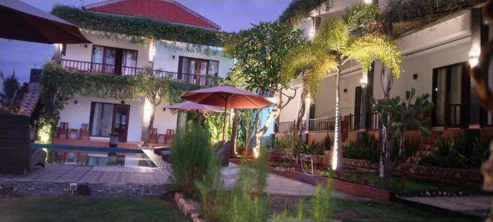 Готель Tinggian Hill Retreat Batununggul Екстер'єр фото